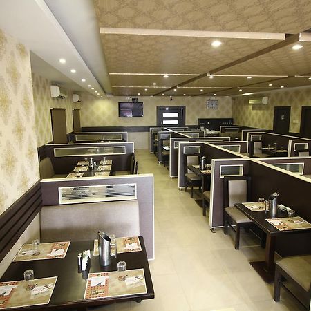 Vels Hotel Puducherry Zewnętrze zdjęcie