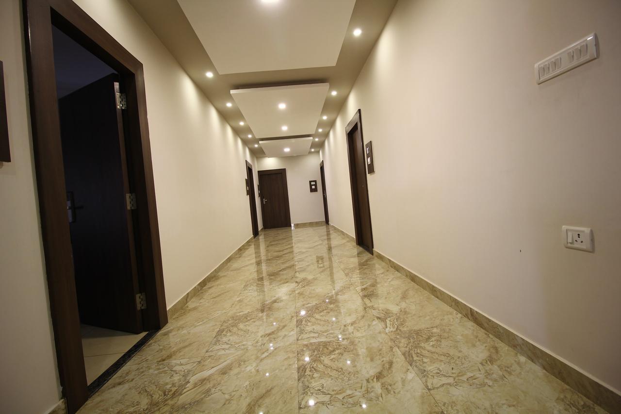 Vels Hotel Puducherry Zewnętrze zdjęcie